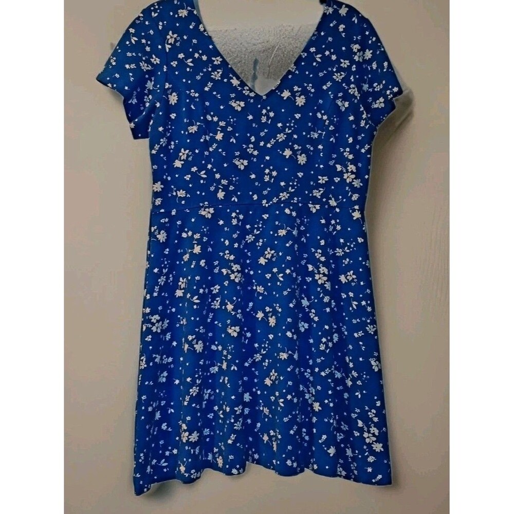 Draper James Blue Floral Knee Length Dress L Coastal Festival Beachy Aesthetic